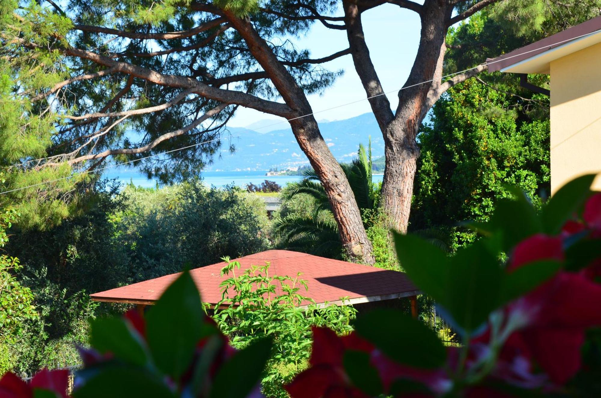 Elena Apartment - View Lake - Private Garage Bardolino Esterno foto